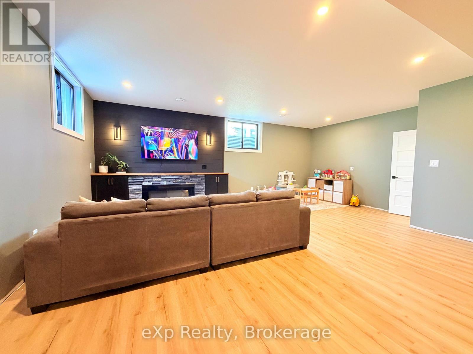 21 Devinwood Avenue, Brockton, Ontario  N0G 2V0 - Photo 22 - X13480576