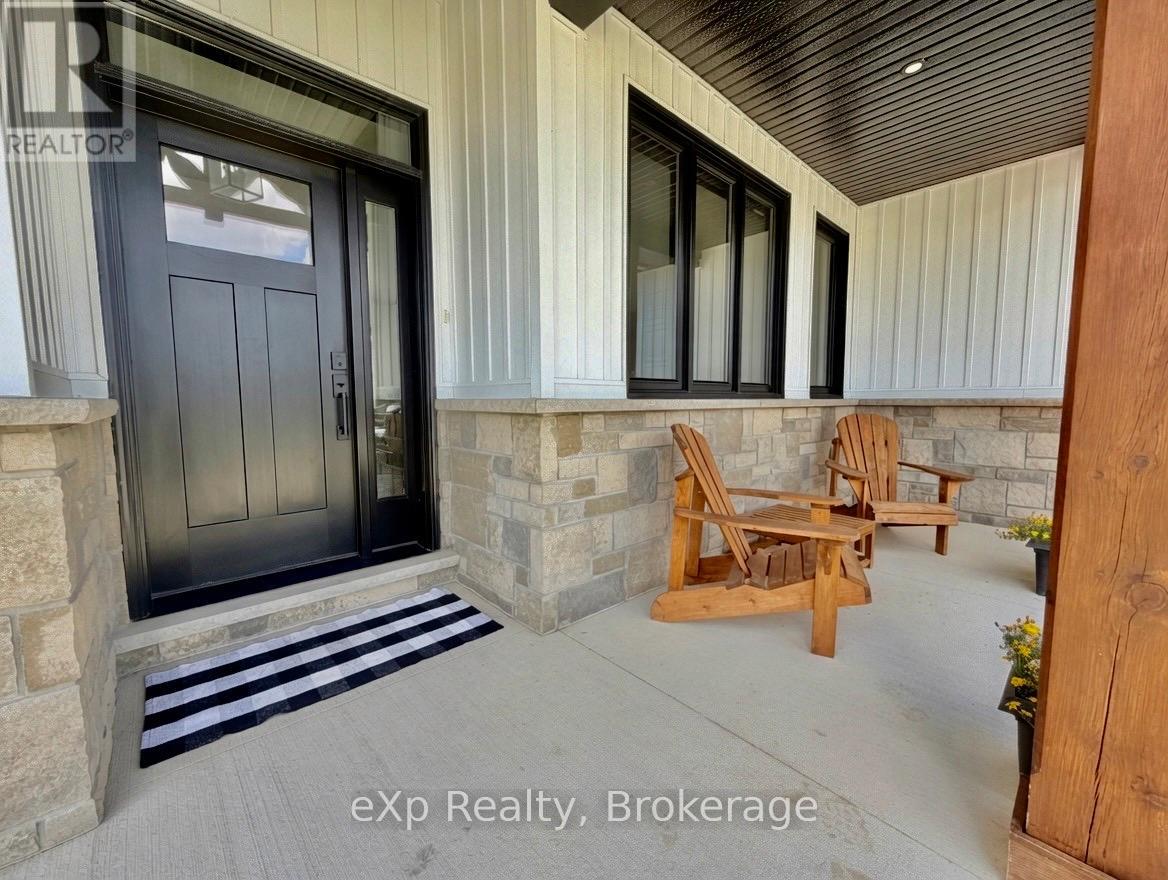 21 Devinwood Avenue, Brockton, Ontario  N0G 2V0 - Photo 4 - X13480576
