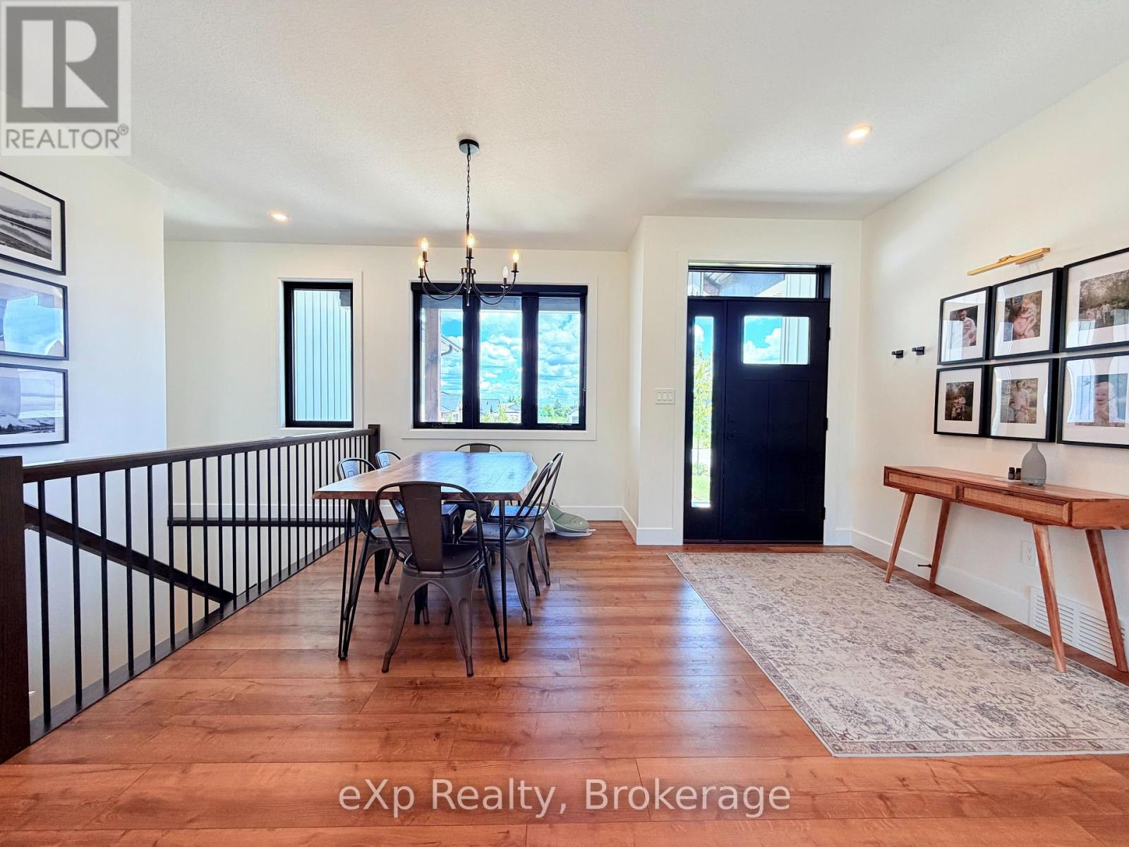 21 Devinwood Avenue, Brockton, Ontario  N0G 2V0 - Photo 6 - X13480576