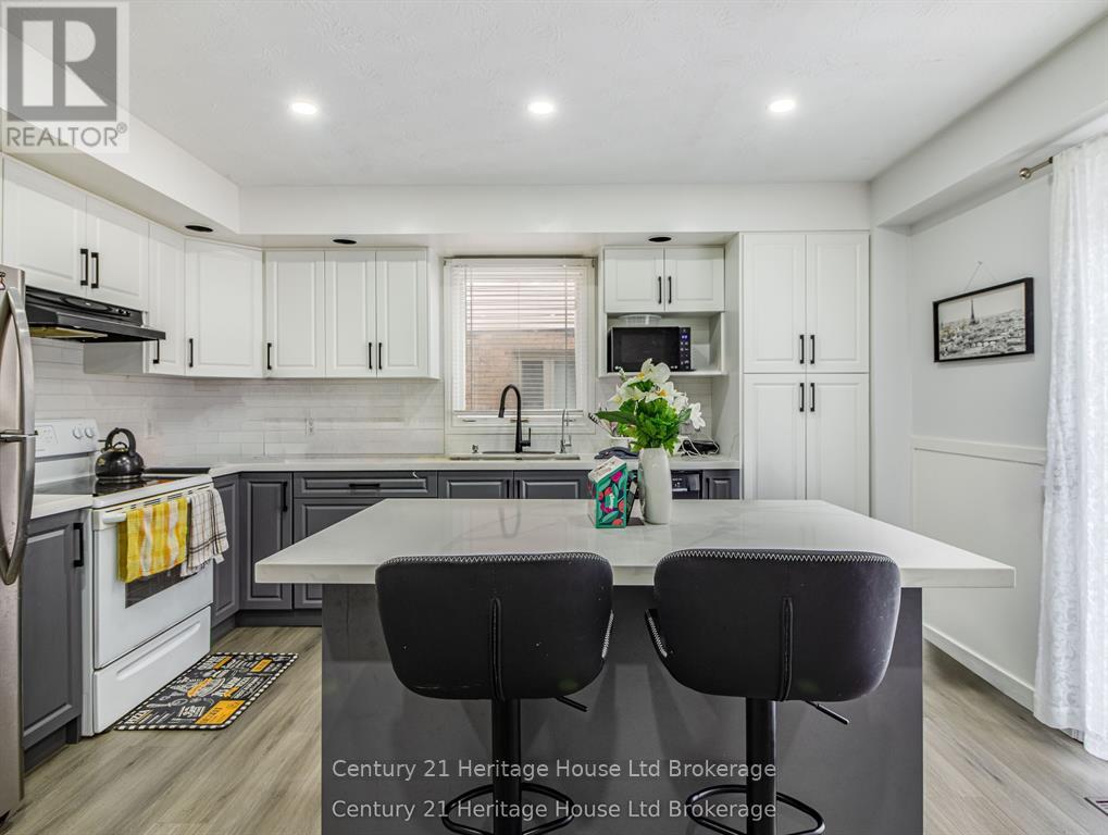 8 Mohican Drive, Woodstock, Ontario  N4T 1H5 - Photo 7 - X13481178