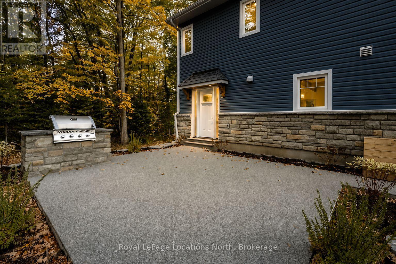 545 Oxbow Park Drive, Wasaga Beach, Ontario  L9Z 2T9 - Photo 4 - S13481218