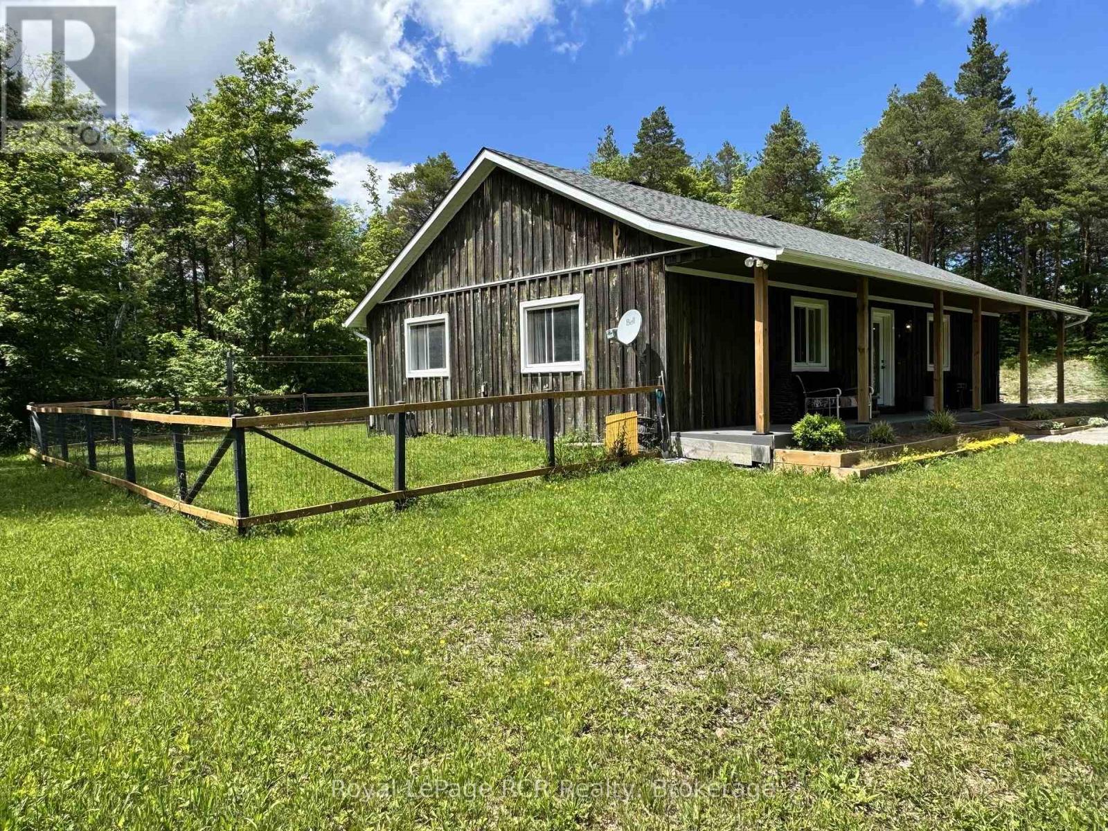614406 Hamilton Lane, West Grey, Ontario  N0C 1H0 - Photo 2 - X13481436