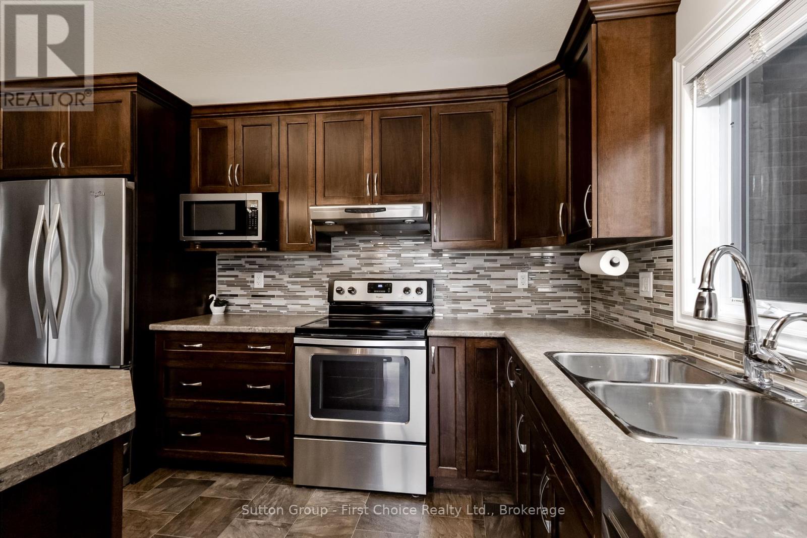 21 Brown Street, Stratford, Ontario  N5A 0B8 - Photo 12 - X13482024