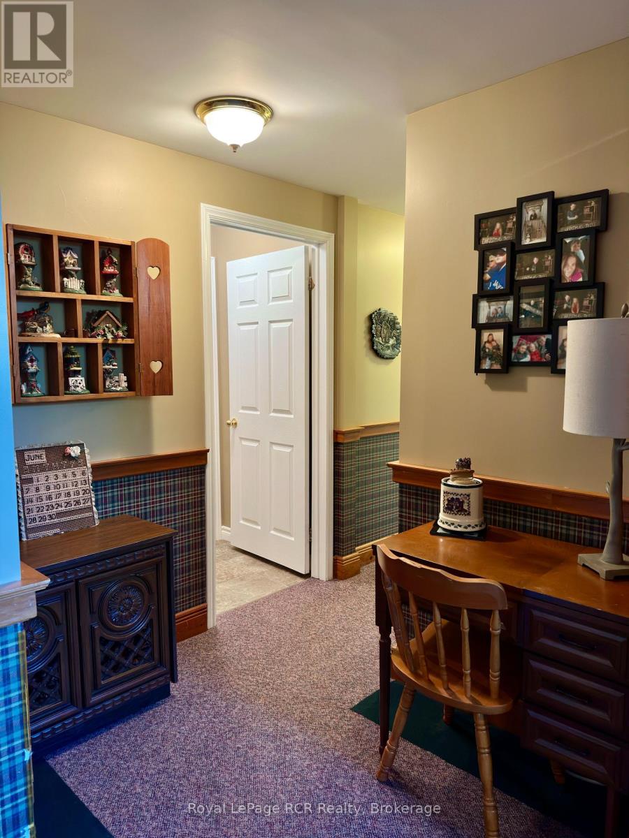 238 4th Street Crescent, Hanover, Ontario  N4N 3S2 - Photo 40 - X13482310