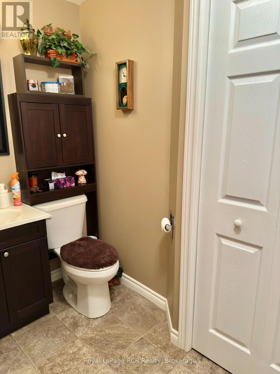 238 4th Street Crescent, Hanover, Ontario  N4N 3S2 - Photo 41 - X13482310