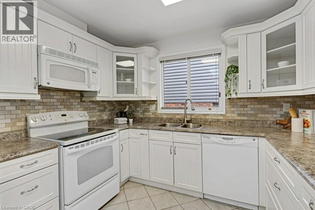 31 Pinewarbler Drive, Hamilton, Ontario  L9A 4Z8 - Photo 4 - 40842547