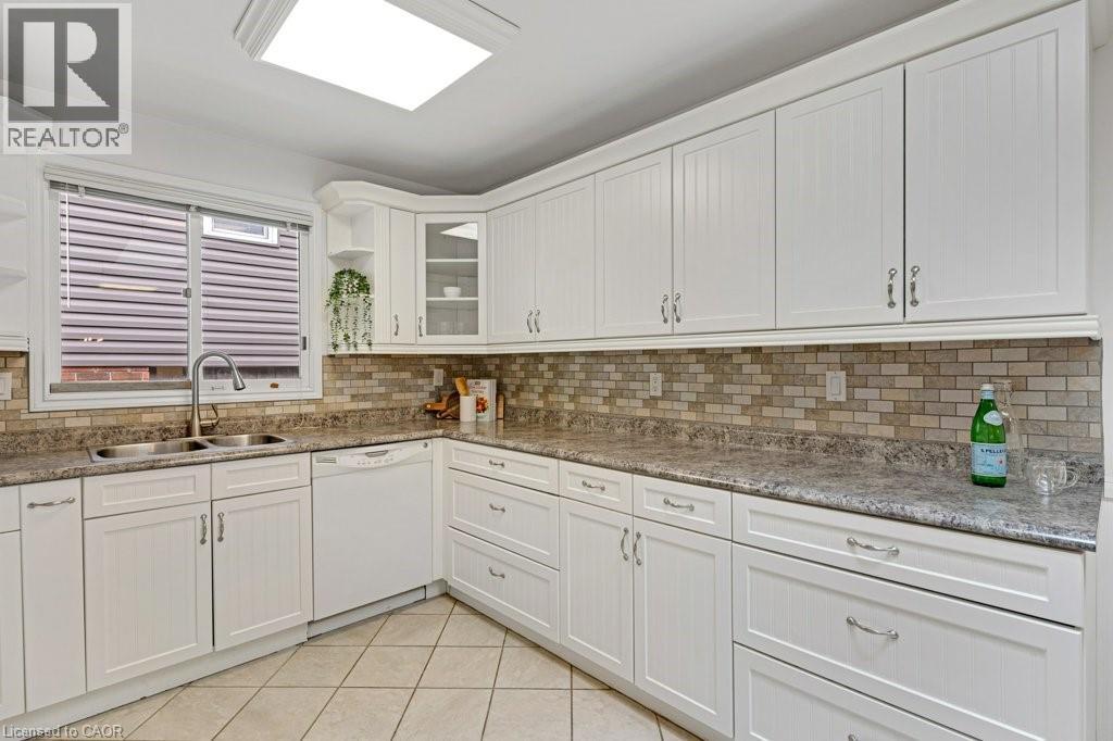 31 Pinewarbler Drive, Hamilton, Ontario  L9A 4Z8 - Photo 5 - 40842547