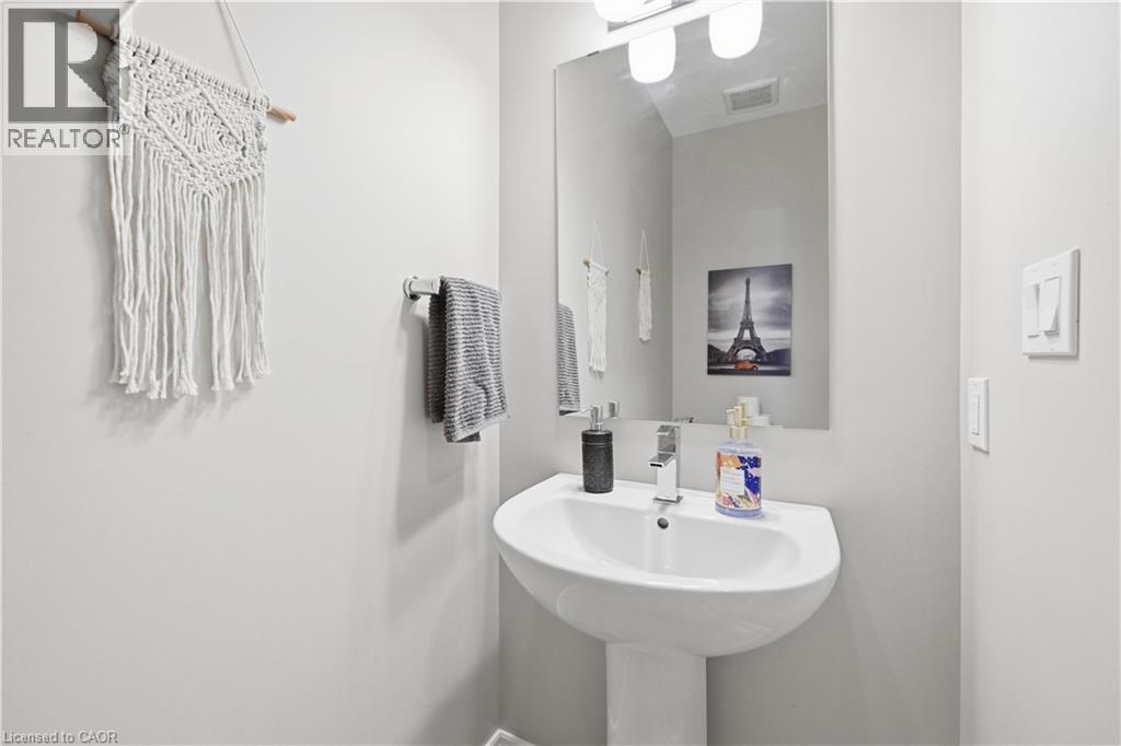 1 Lindsay Way, Grimsby, Ontario  L3M 0H6 - Photo 19 - 40839794