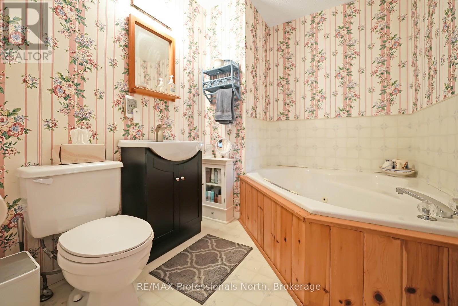 6198 Haliburton Lake Road, Dysart Et Al, Ontario  K0M 1S0 - Photo 12 - X13482452