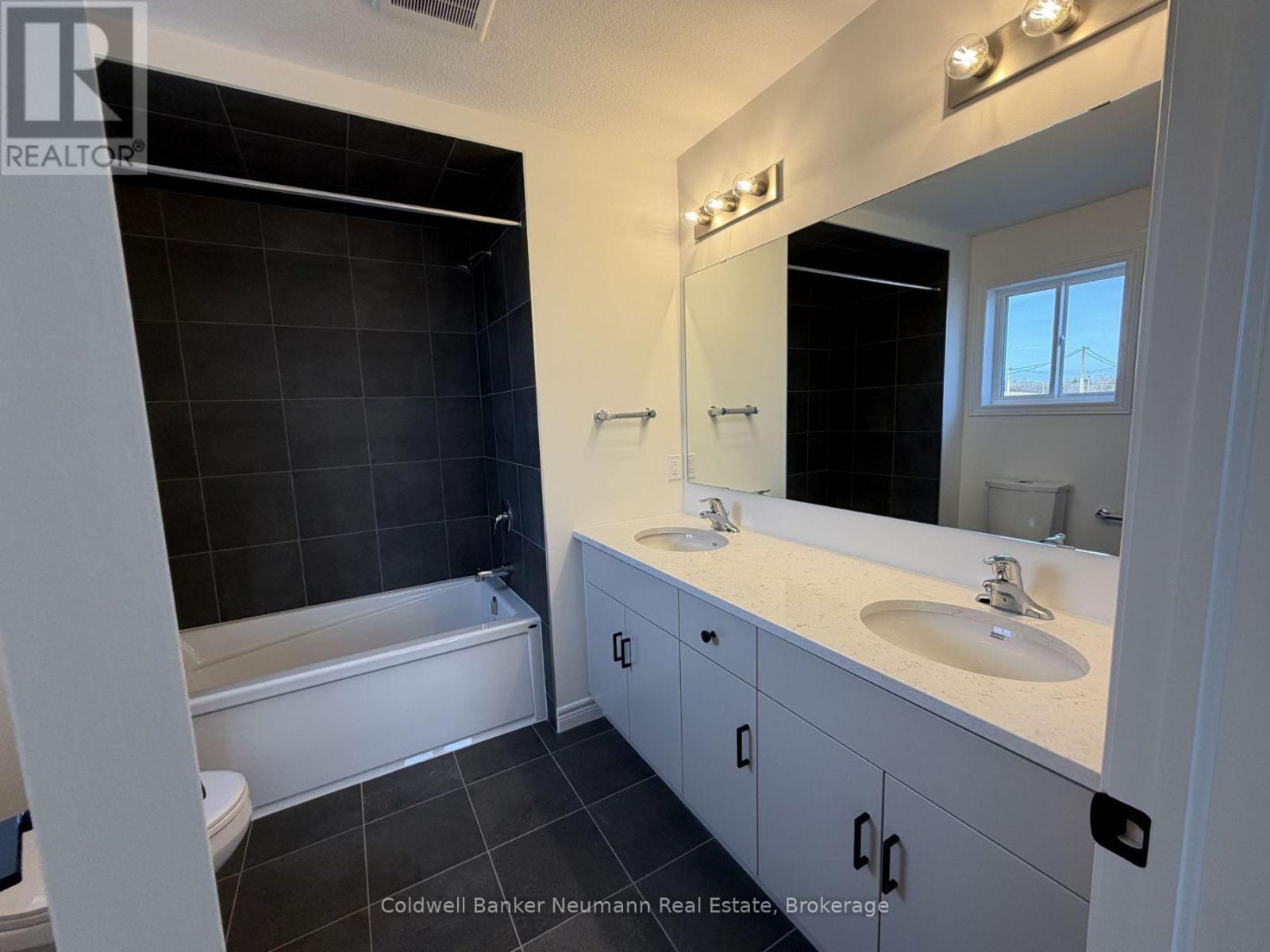 537 Anton Crescent, Kitchener, Ontario  N2R 0T8 - Photo 12 - X13482470