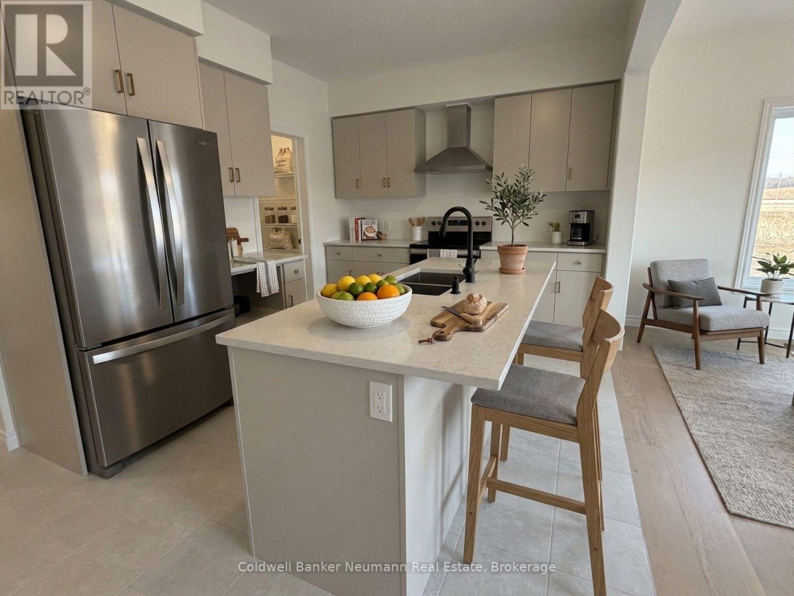 537 Anton Crescent, Kitchener, Ontario  N2R 0T8 - Photo 3 - X13482470
