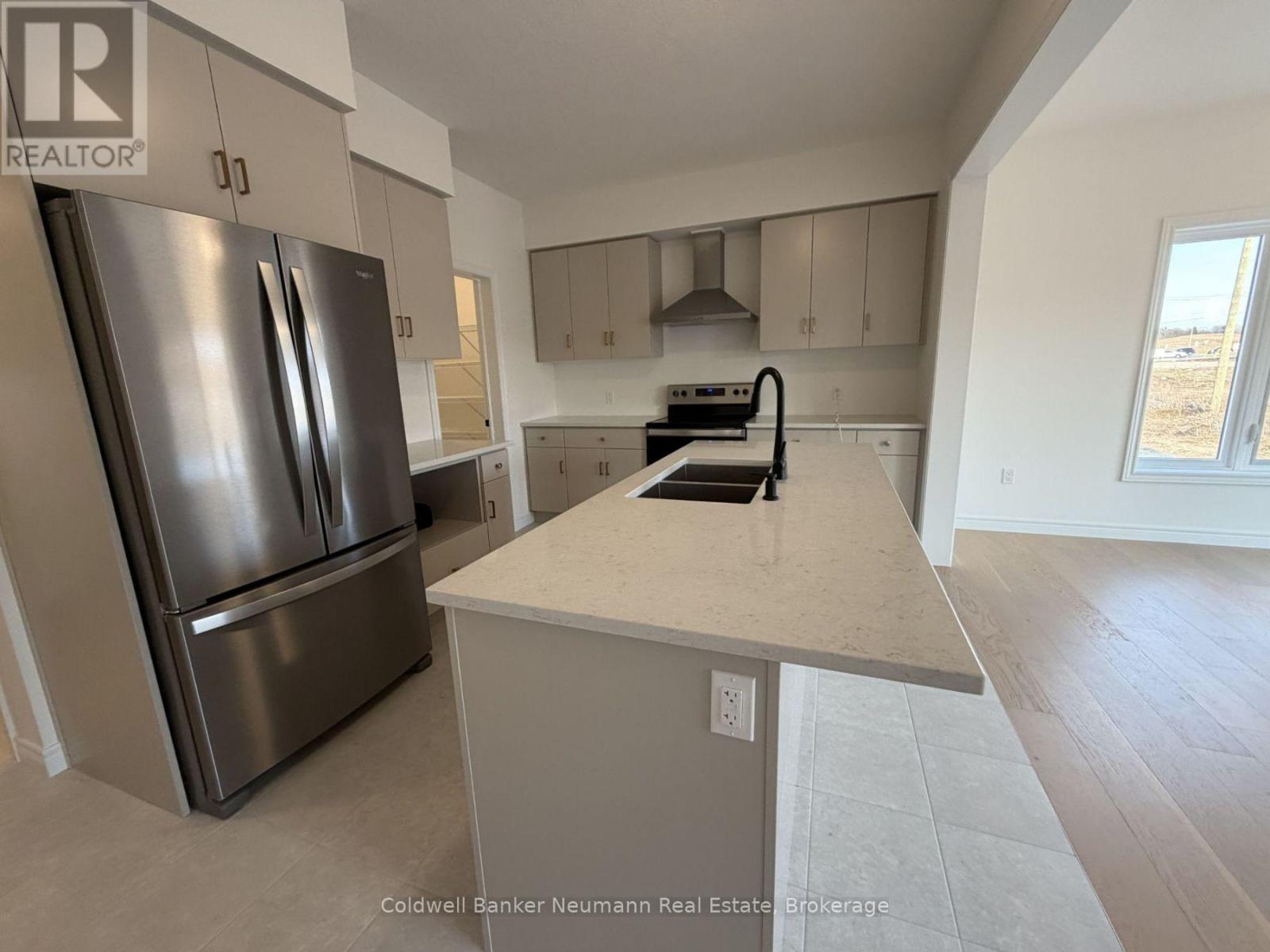 537 Anton Crescent, Kitchener, Ontario  N2R 0T8 - Photo 5 - X13482470