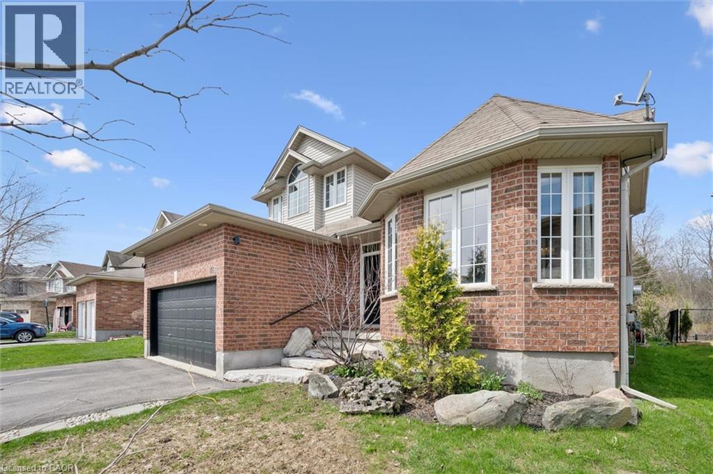 556 Black Street, Fergus, Ontario  N1M 0A3 - Photo 3 - 40842608