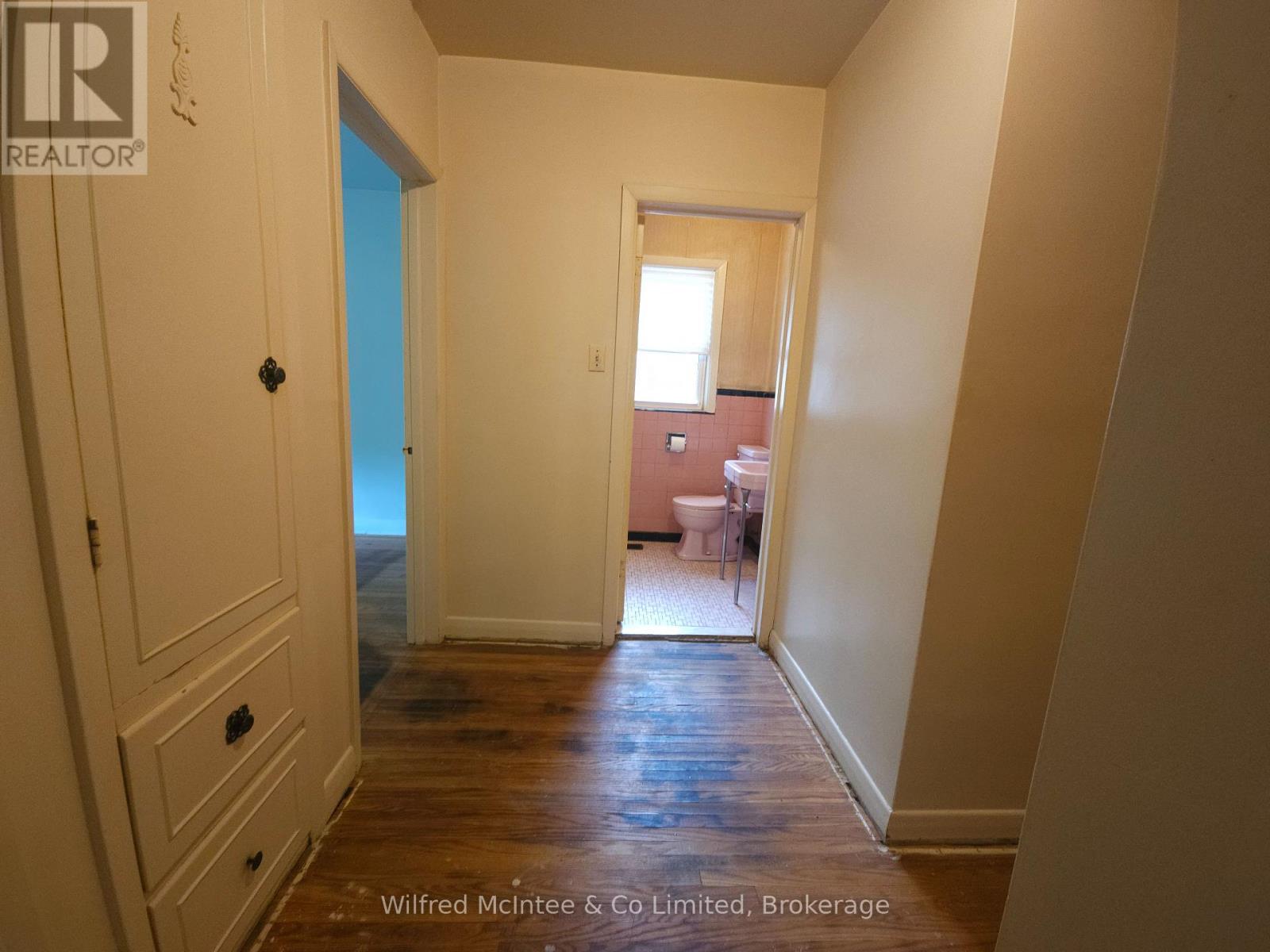69 Haliburton Avenue, Toronto, Ontario  M9B 4Y6 - Photo 14 - W13483026
