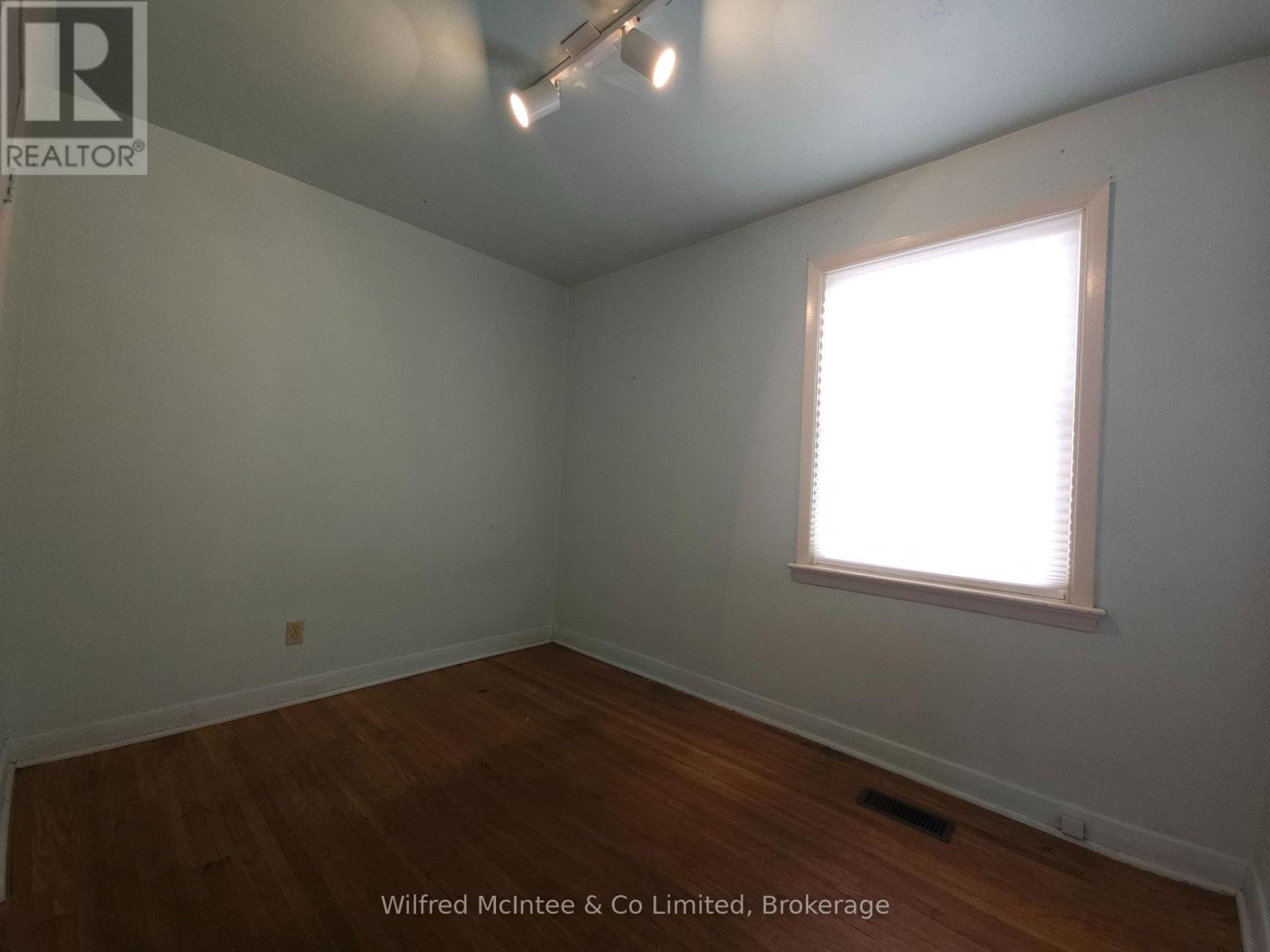 69 Haliburton Avenue, Toronto, Ontario  M9B 4Y6 - Photo 21 - W13483026