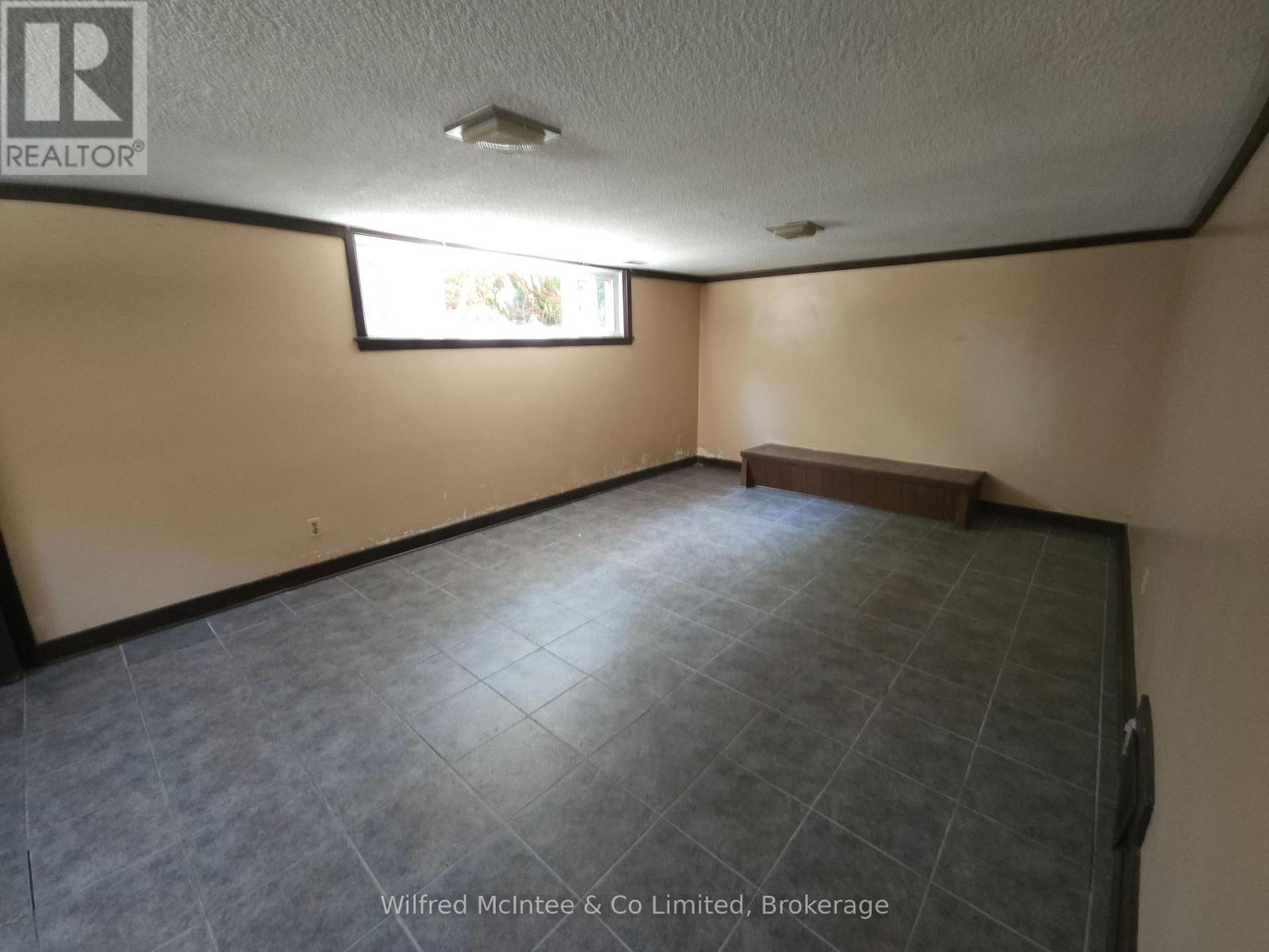 69 Haliburton Avenue, Toronto, Ontario  M9B 4Y6 - Photo 26 - W13483026