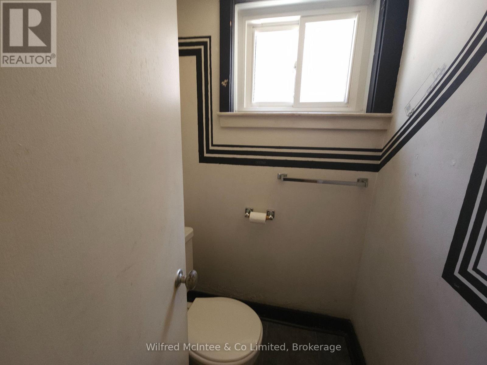 69 Haliburton Avenue, Toronto, Ontario  M9B 4Y6 - Photo 28 - W13483026