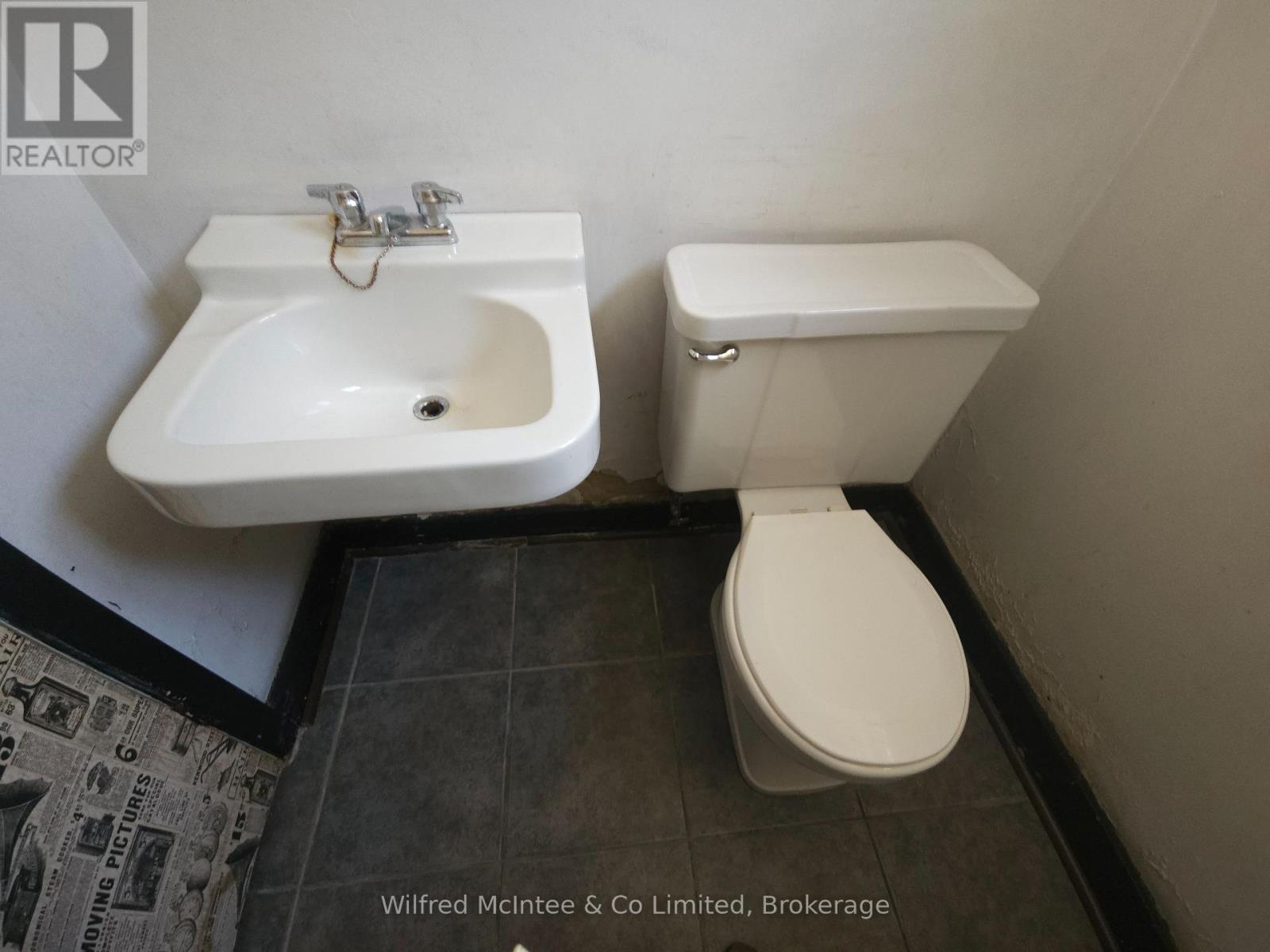 69 Haliburton Avenue, Toronto, Ontario  M9B 4Y6 - Photo 29 - W13483026