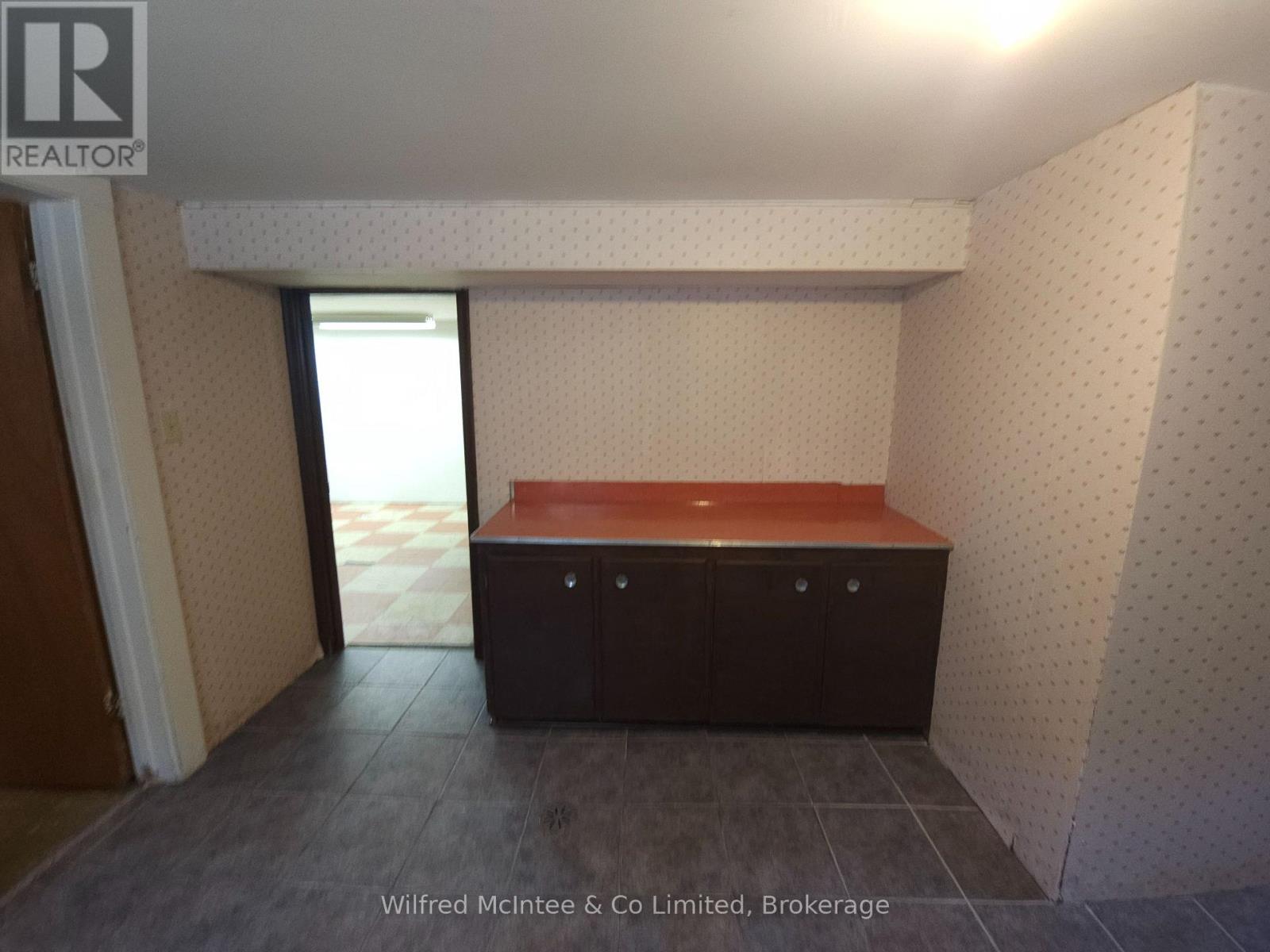 69 Haliburton Avenue, Toronto, Ontario  M9B 4Y6 - Photo 31 - W13483026