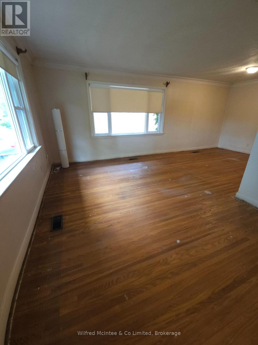 69 Haliburton Avenue, Toronto, Ontario  M9B 4Y6 - Photo 42 - W13483026