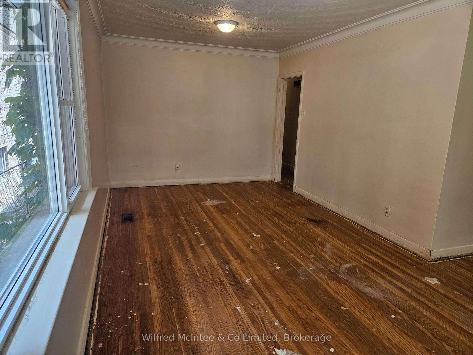 69 Haliburton Avenue, Toronto, Ontario  M9B 4Y6 - Photo 6 - W13483026