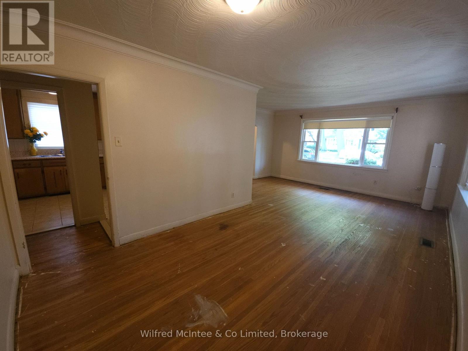 69 Haliburton Avenue, Toronto, Ontario  M9B 4Y6 - Photo 7 - W13483026
