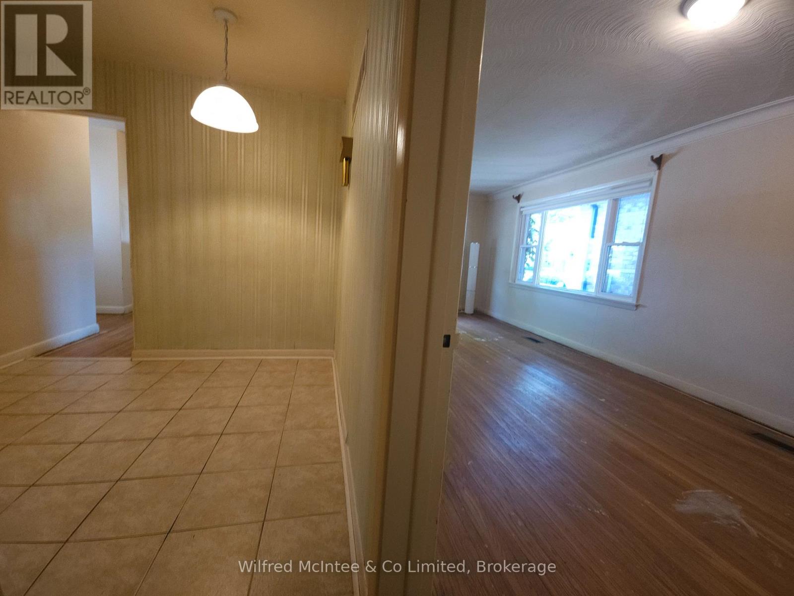 69 Haliburton Avenue, Toronto, Ontario  M9B 4Y6 - Photo 8 - W13483026