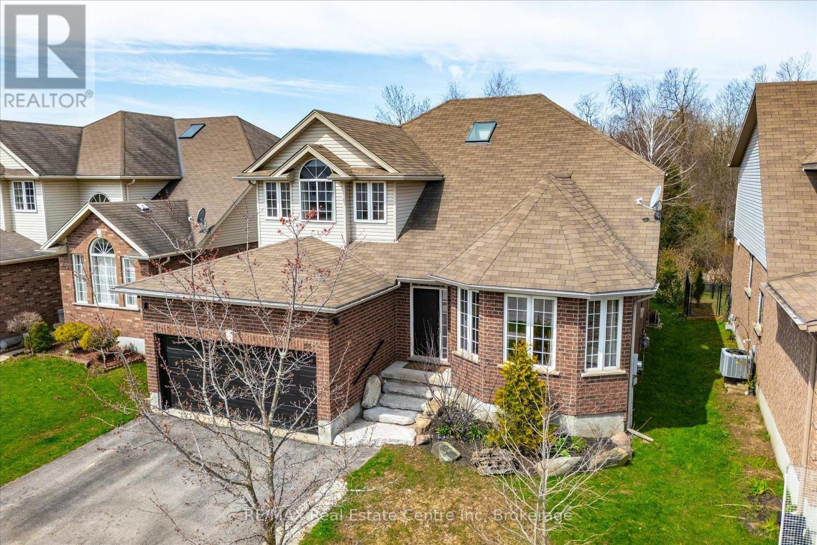 556 Black Street, Centre Wellington, Ontario  N1M 0A3 - Photo 3 - X13482854