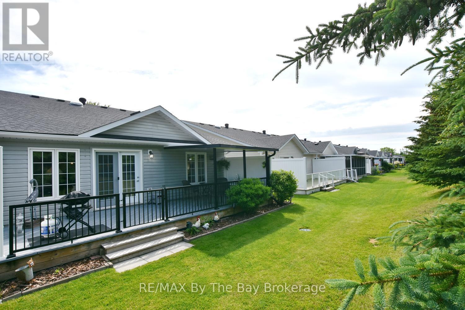 12 New York Avenue, Wasaga Beach, Ontario  L9Z 3A8 - Photo 23 - S13483208