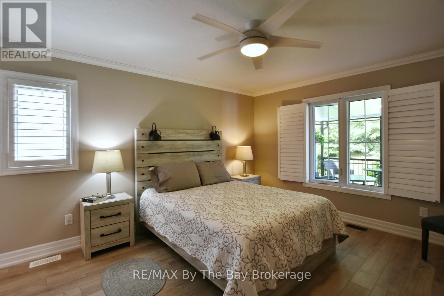 12 New York Avenue, Wasaga Beach, Ontario  L9Z 3A8 - Photo 3 - S13483208