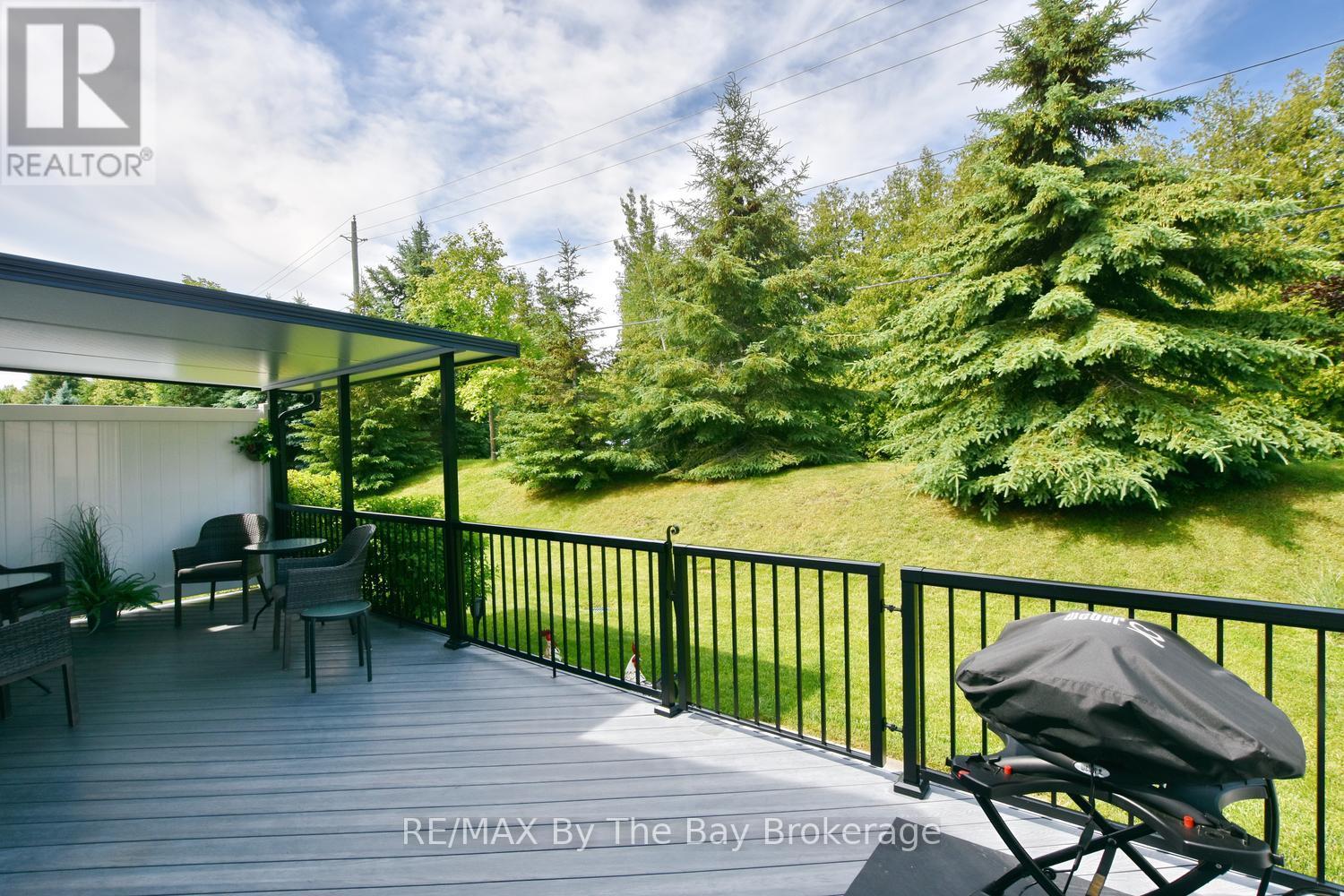 12 New York Avenue, Wasaga Beach, Ontario  L9Z 3A8 - Photo 5 - S13483208