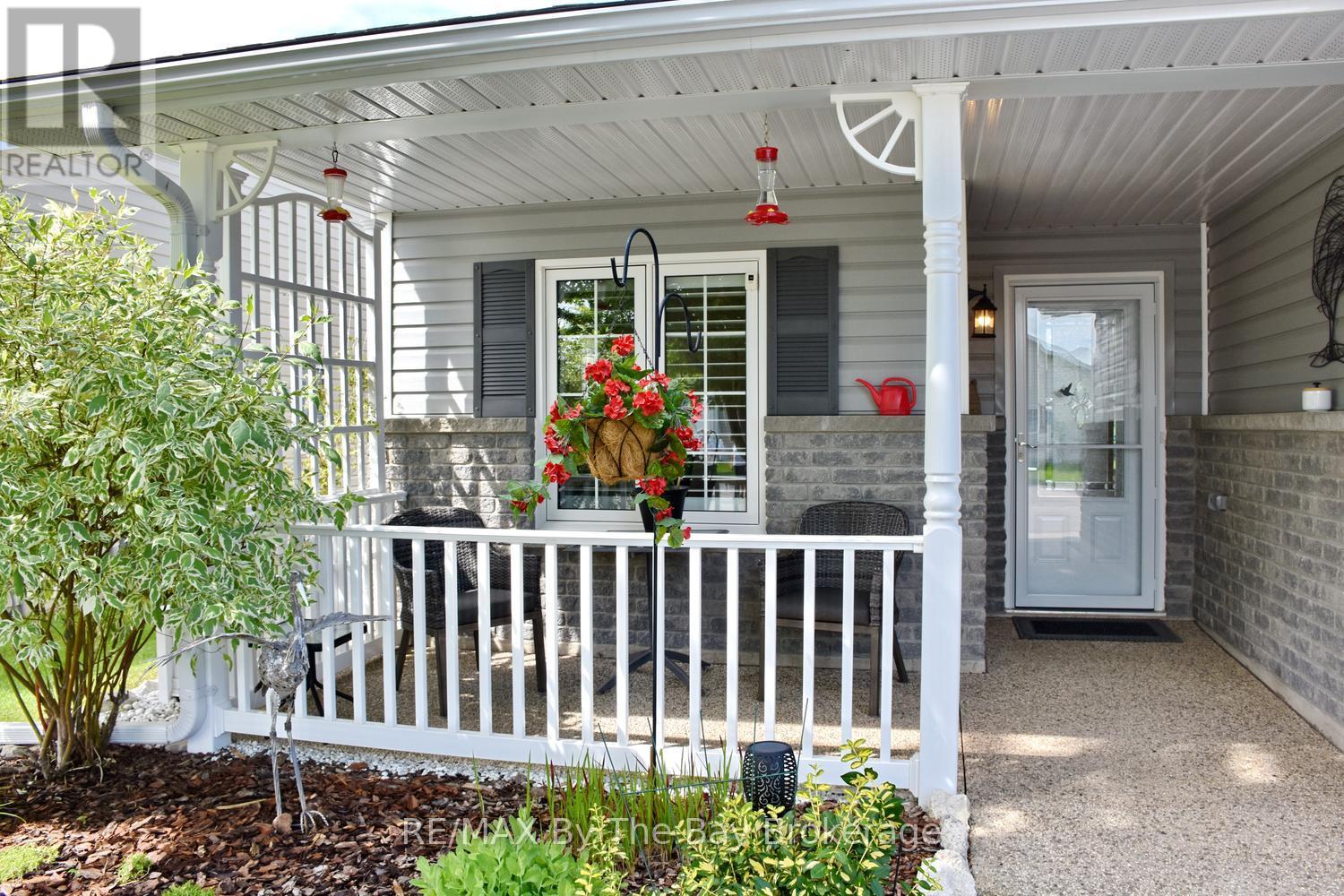 12 New York Avenue, Wasaga Beach, Ontario  L9Z 3A8 - Photo 7 - S13483208