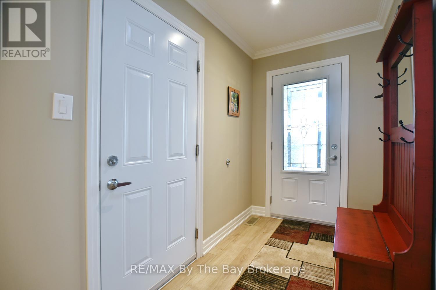 12 New York Avenue, Wasaga Beach, Ontario  L9Z 3A8 - Photo 9 - S13483208