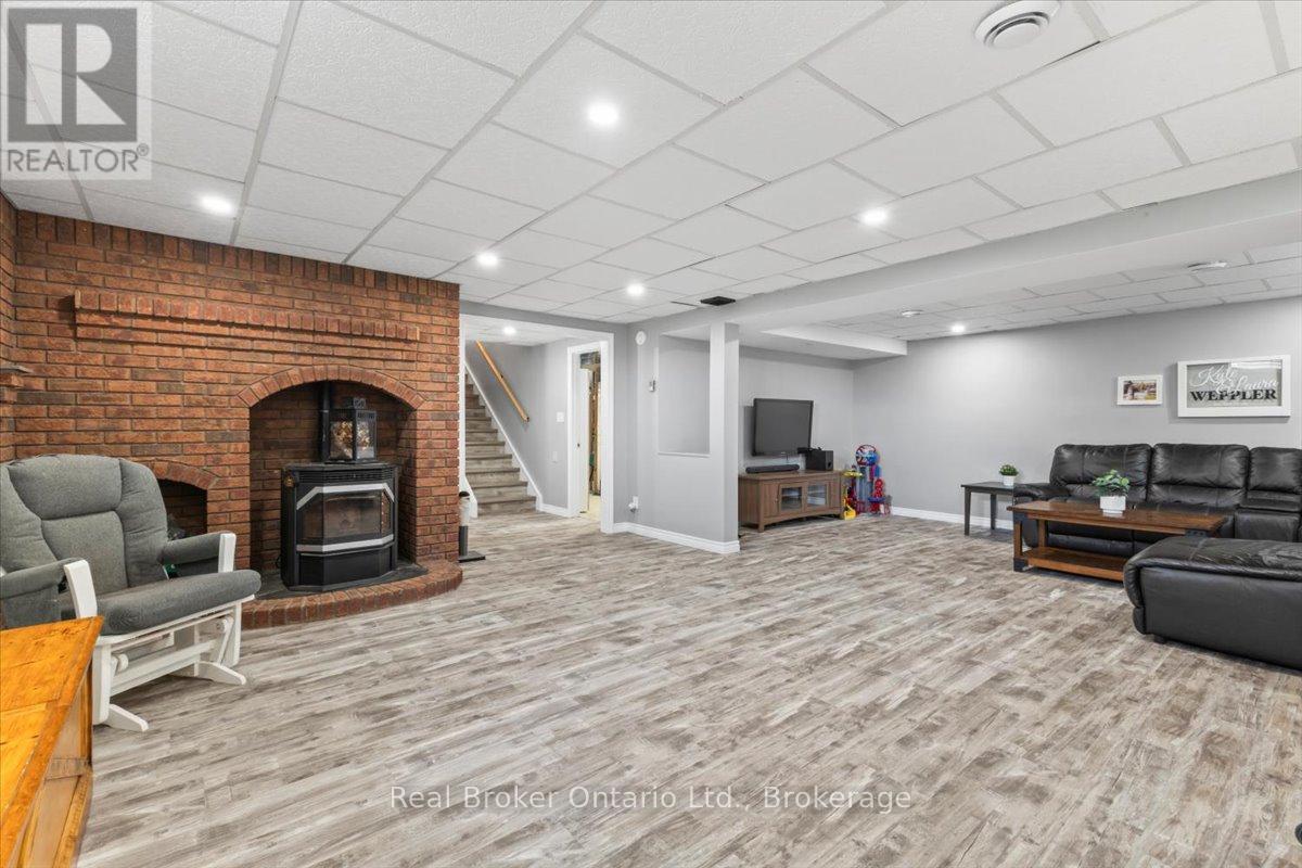220 Forler Street, West Grey, Ontario  N0G 2M0 - Photo 13 - X13483148