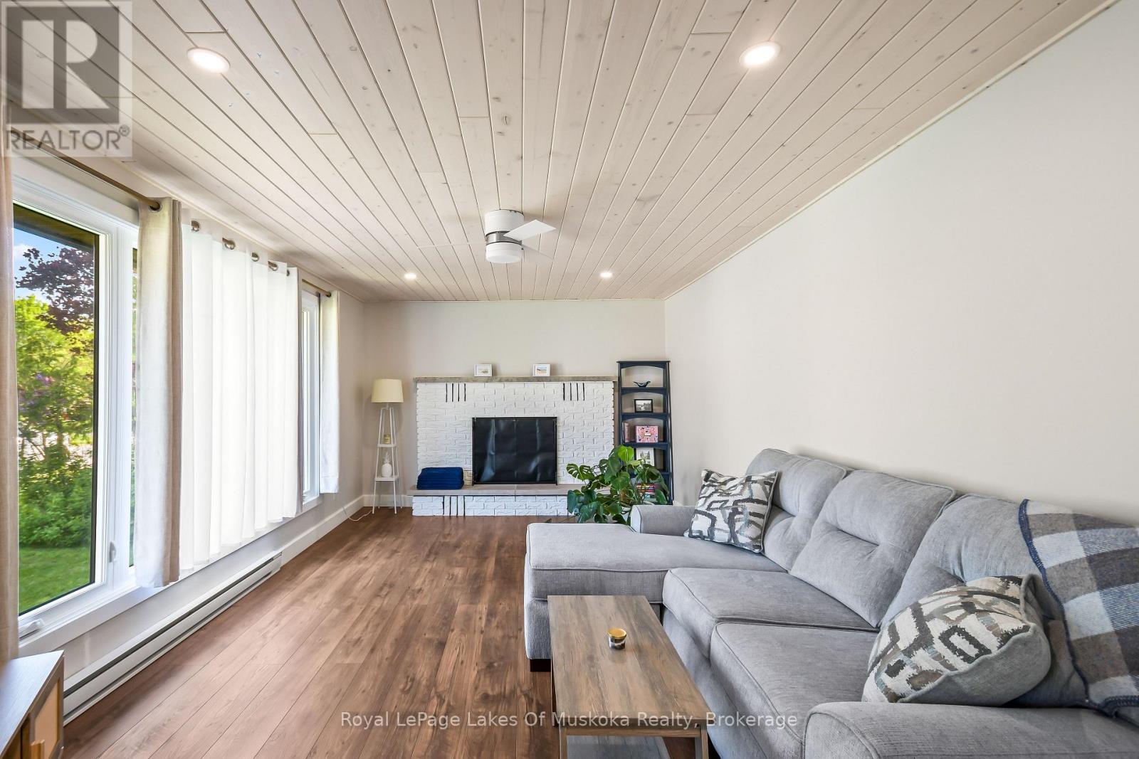 571 David Street E, Gravenhurst, Ontario  P1P 1M1 - Photo 12 - X13483176