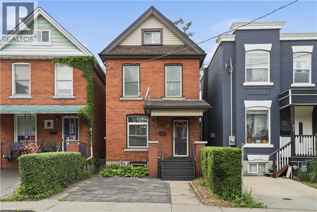 19 Huntley Street, Hamilton, Ontario  L8L 5X8 - Photo 2 - 40842443