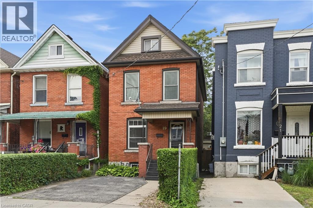19 Huntley Street, Hamilton, Ontario  L8L 5X8 - Photo 3 - 40842443