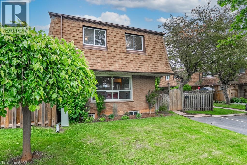 4042 Longmoor Drive Unit# 4, Burlington, Ontario  L7L 1X2 - Photo 3 - 40841400