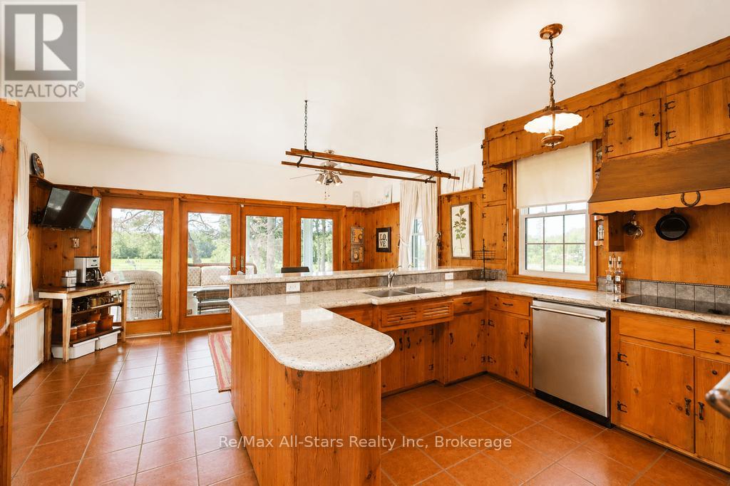 2386 60 Highway, Lake Of Bays, Ontario  P1H 2E5 - Photo 20 - X13483898