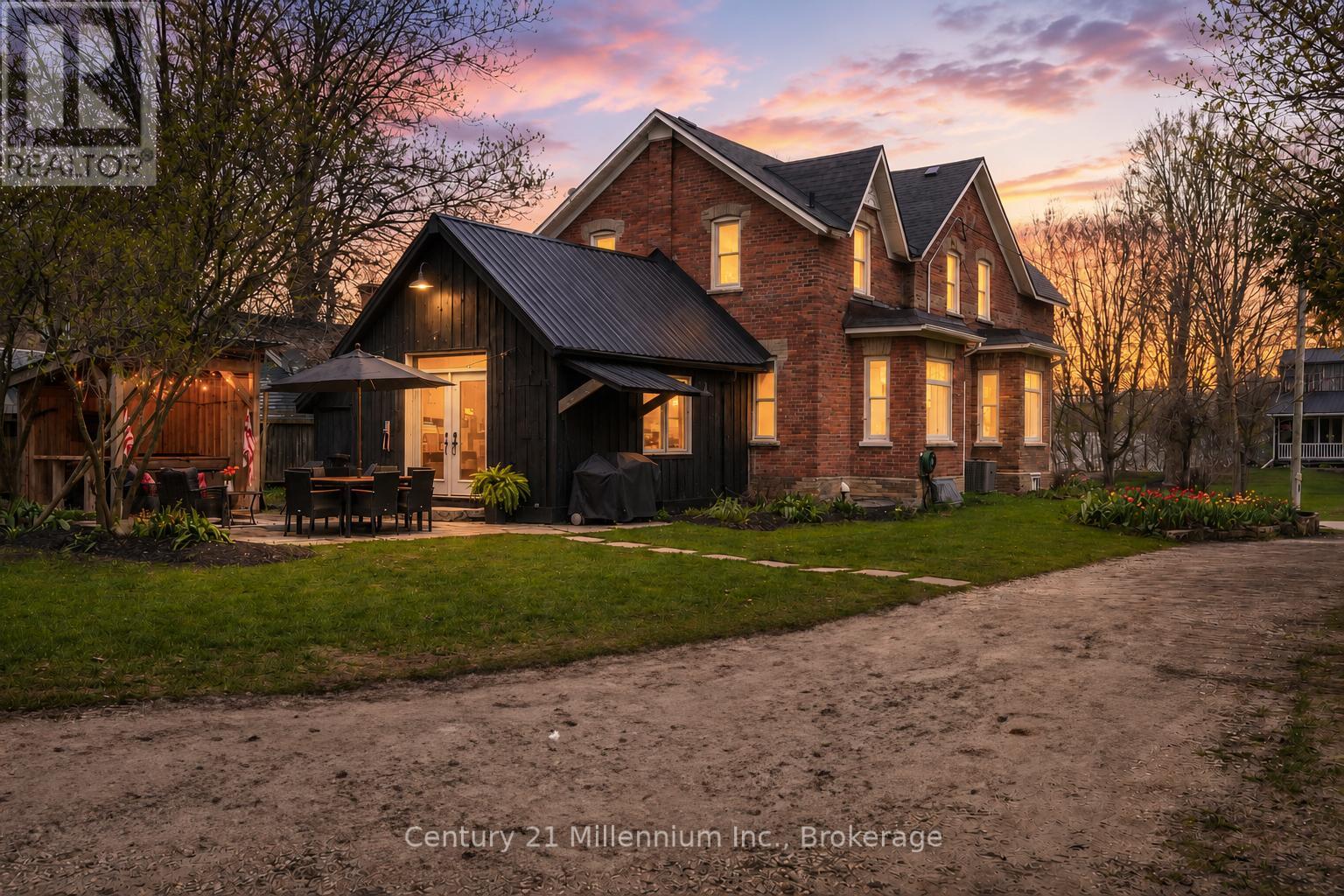 16 Peter Street, Grey Highlands, Ontario  N0C 1E0 - Photo 2 - X13484160