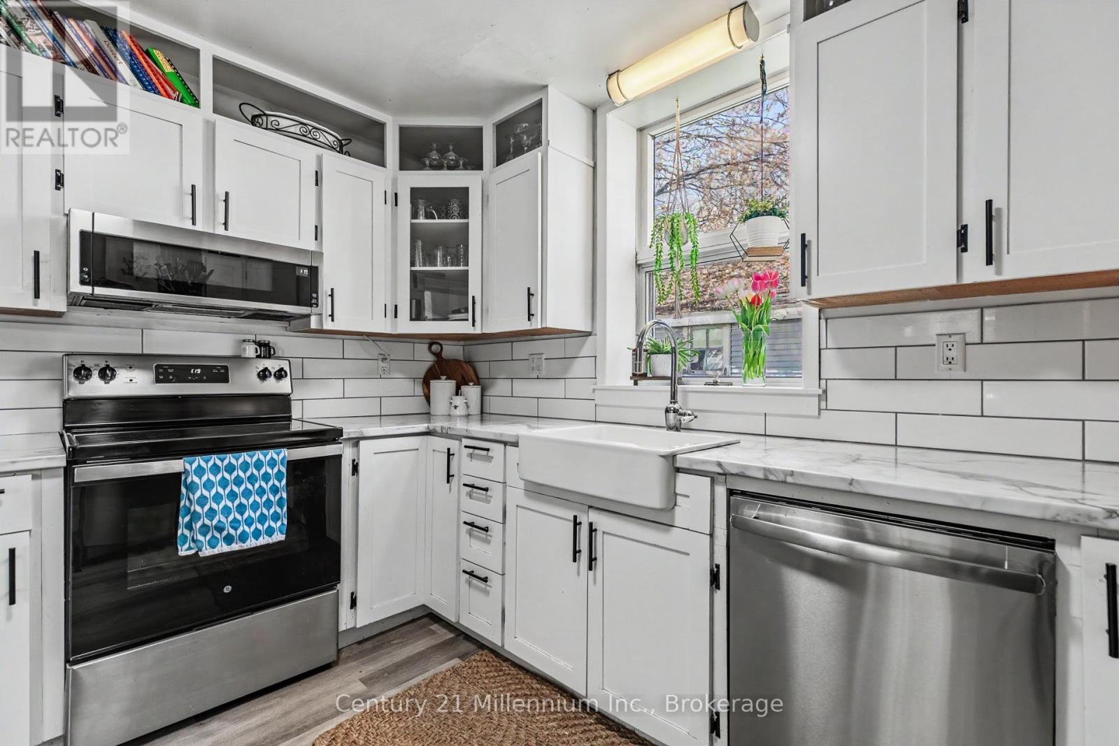 16 Peter Street, Grey Highlands, Ontario  N0C 1E0 - Photo 22 - X13484160
