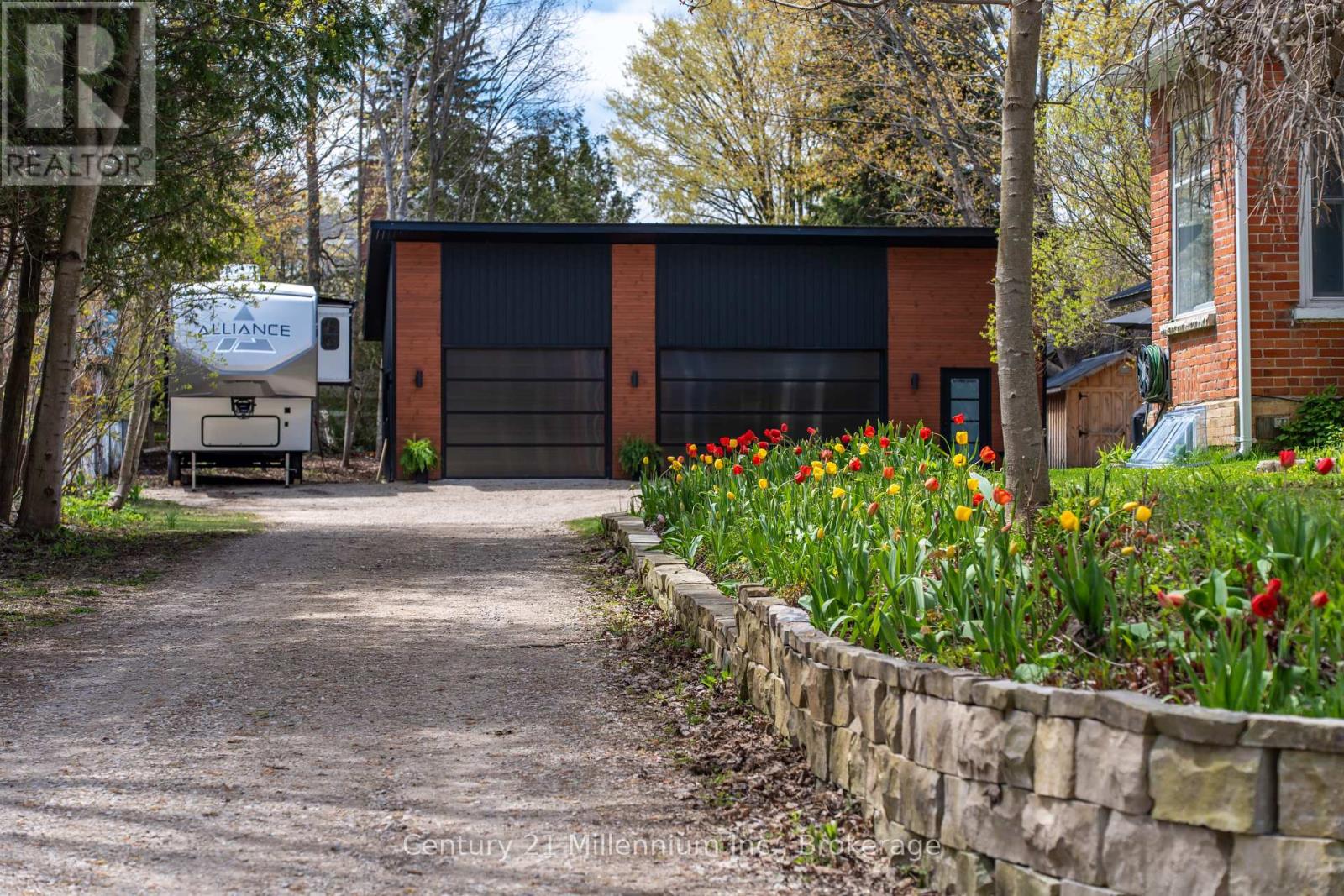 16 Peter Street, Grey Highlands, Ontario  N0C 1E0 - Photo 3 - X13484160