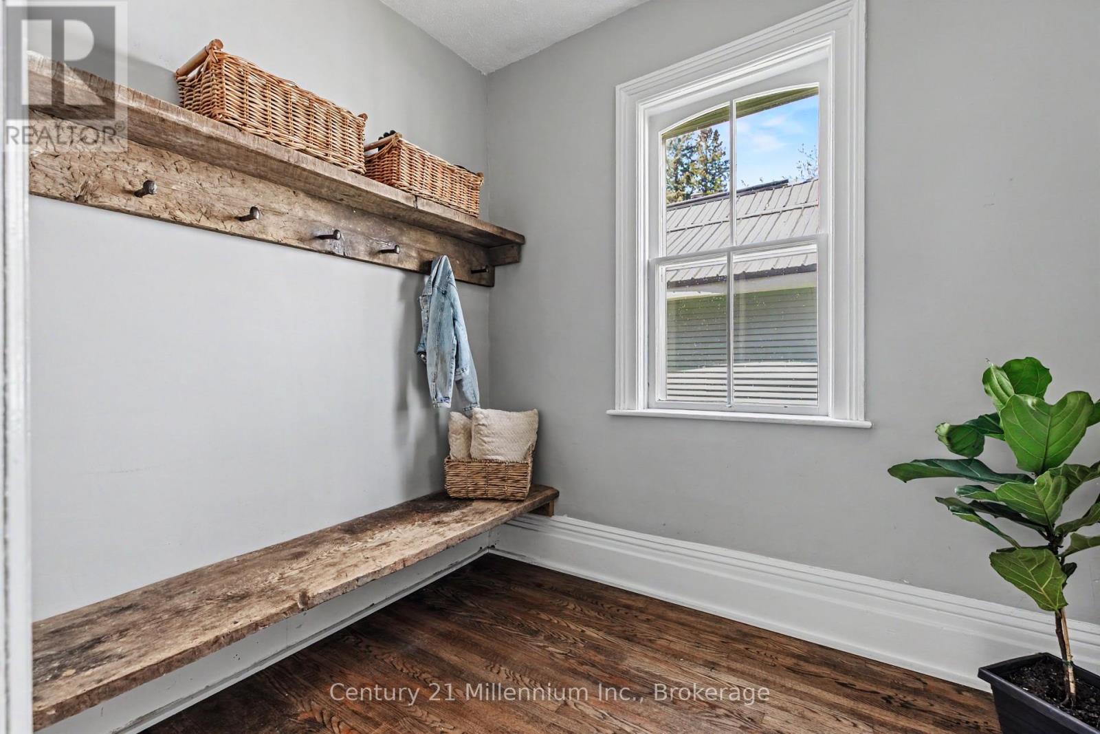 16 Peter Street, Grey Highlands, Ontario  N0C 1E0 - Photo 9 - X13484160