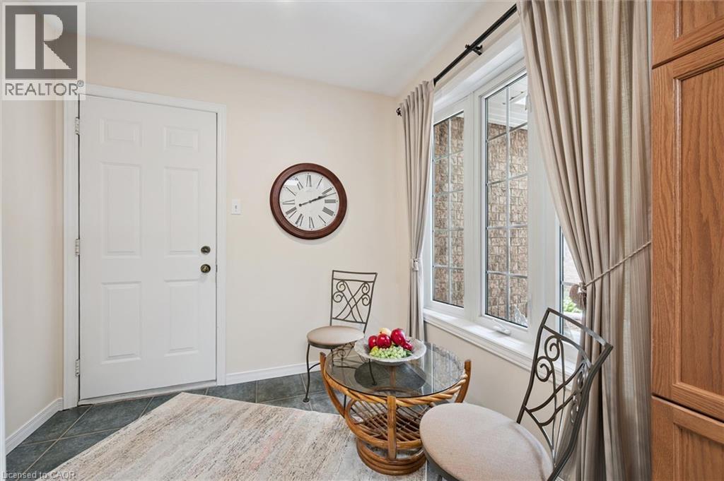 658 Ellesmere Court, Waterloo, Ontario  N2V 2H4 - Photo 11 - 40842250