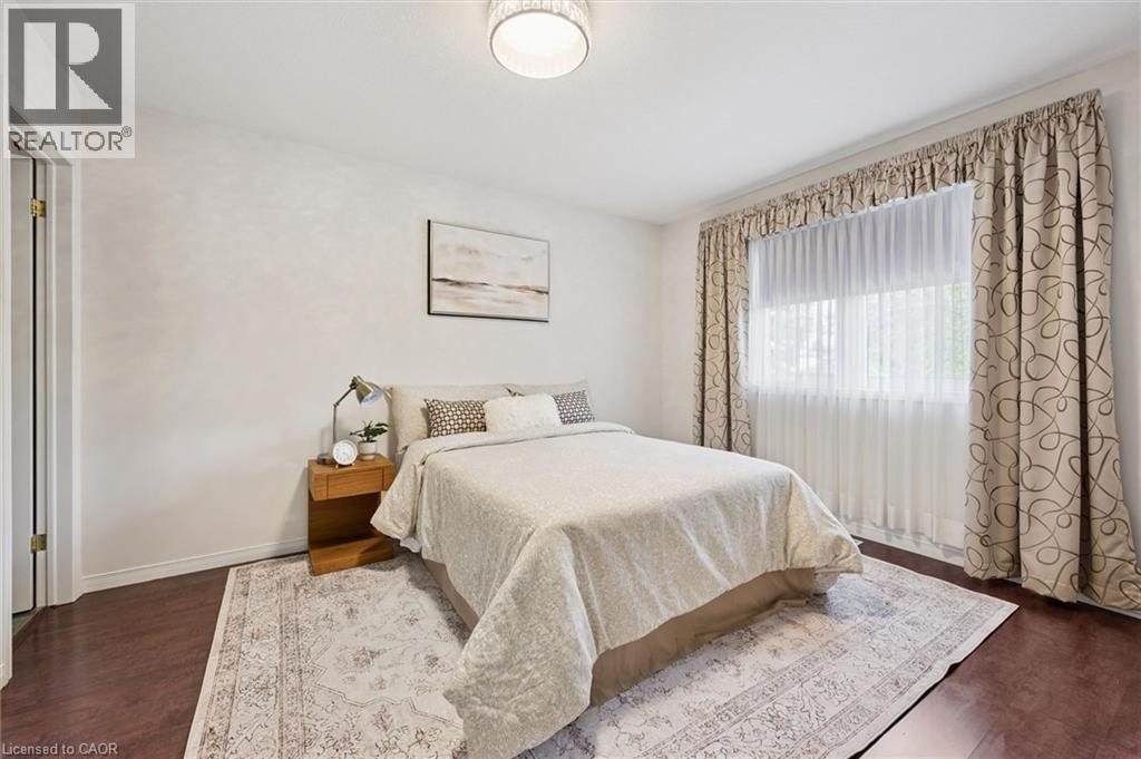 658 Ellesmere Court, Waterloo, Ontario  N2V 2H4 - Photo 17 - 40842250