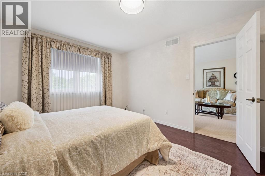 658 Ellesmere Court, Waterloo, Ontario  N2V 2H4 - Photo 18 - 40842250