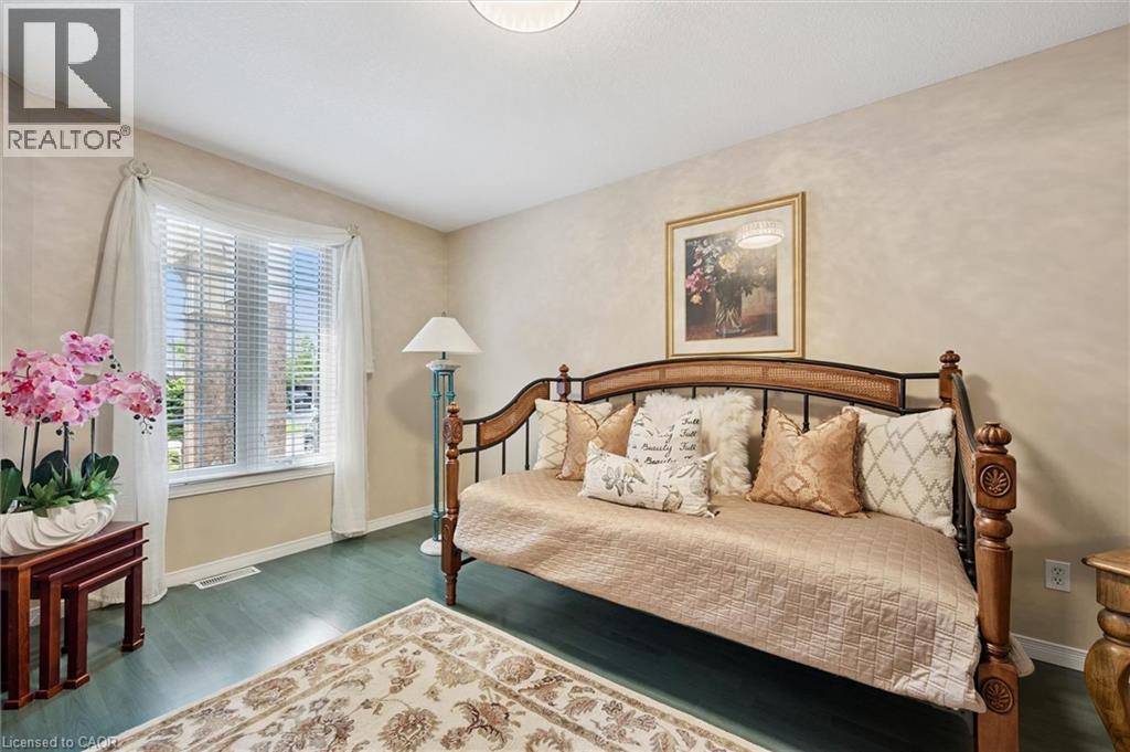 658 Ellesmere Court, Waterloo, Ontario  N2V 2H4 - Photo 22 - 40842250