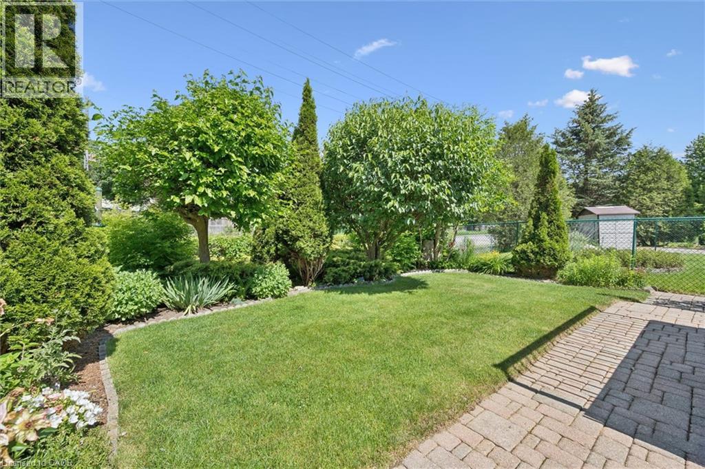 658 Ellesmere Court, Waterloo, Ontario  N2V 2H4 - Photo 35 - 40842250