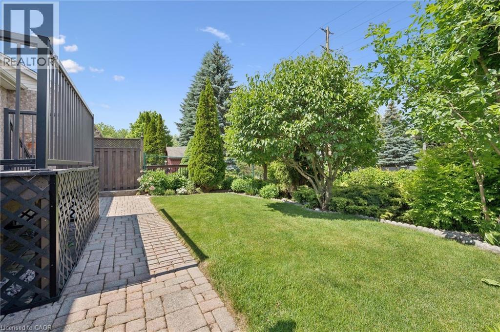 658 Ellesmere Court, Waterloo, Ontario  N2V 2H4 - Photo 36 - 40842250