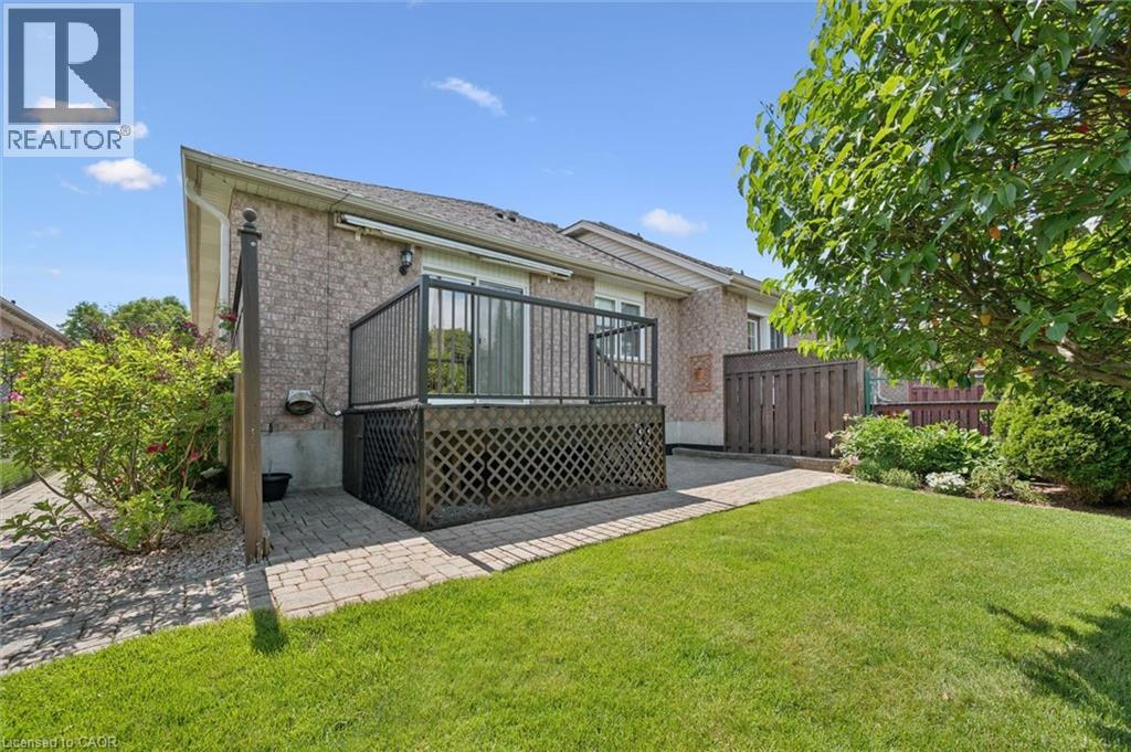 658 Ellesmere Court, Waterloo, Ontario  N2V 2H4 - Photo 37 - 40842250